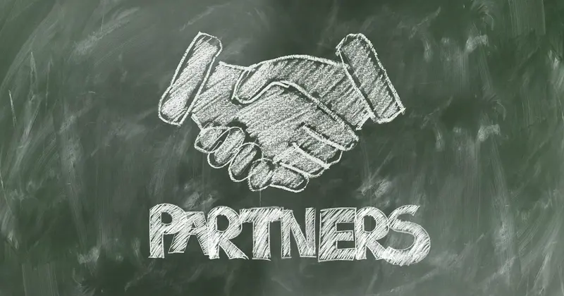 партнерство с инвестиционной FinTech платформой